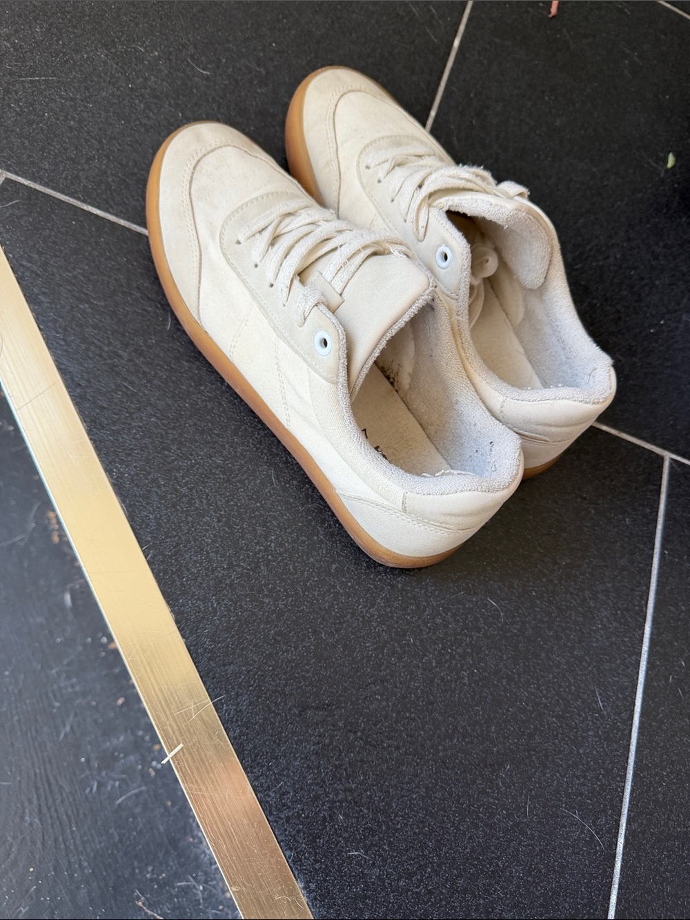 Joe Fresh Cream Suede Athletic Sneakers with Gum Sole